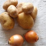 Kartoffeln und Zwiebeln
